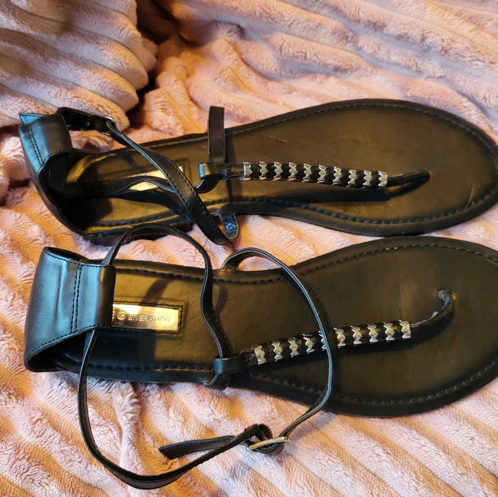 BCBGGeneration Black with Silver Hardware Thong Sandals Size 10